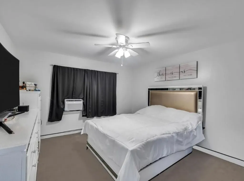 91 Valley Road Levittown NY 11756