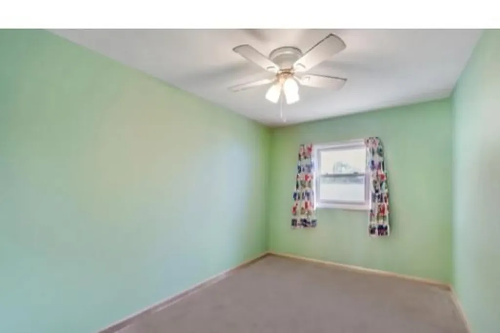 91 Valley Road Levittown NY 11756