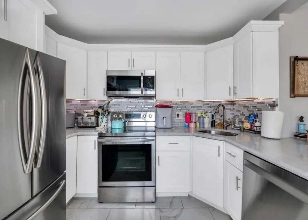 91 Valley Road Levittown NY 11756