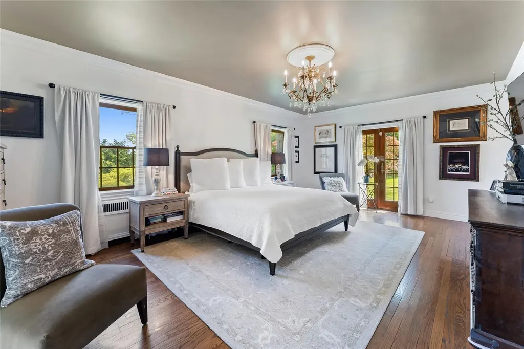 18 Castle Walk Scarsdale NY 10583