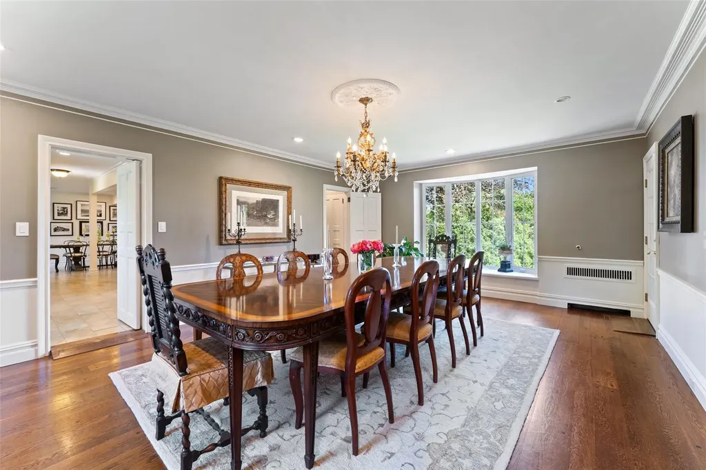 18 Castle Walk Scarsdale NY 10583