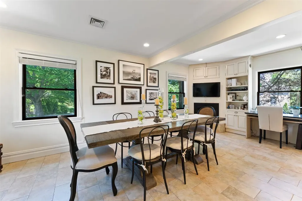 18 Castle Walk Scarsdale NY 10583