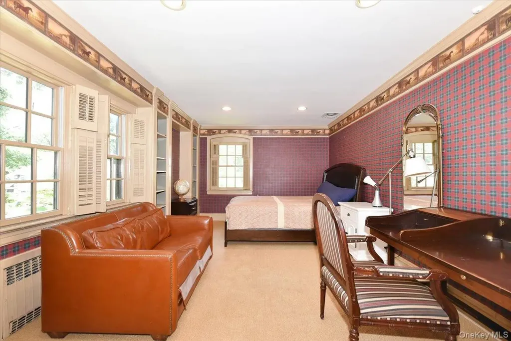 1 Linford Road Great Neck NY 11021