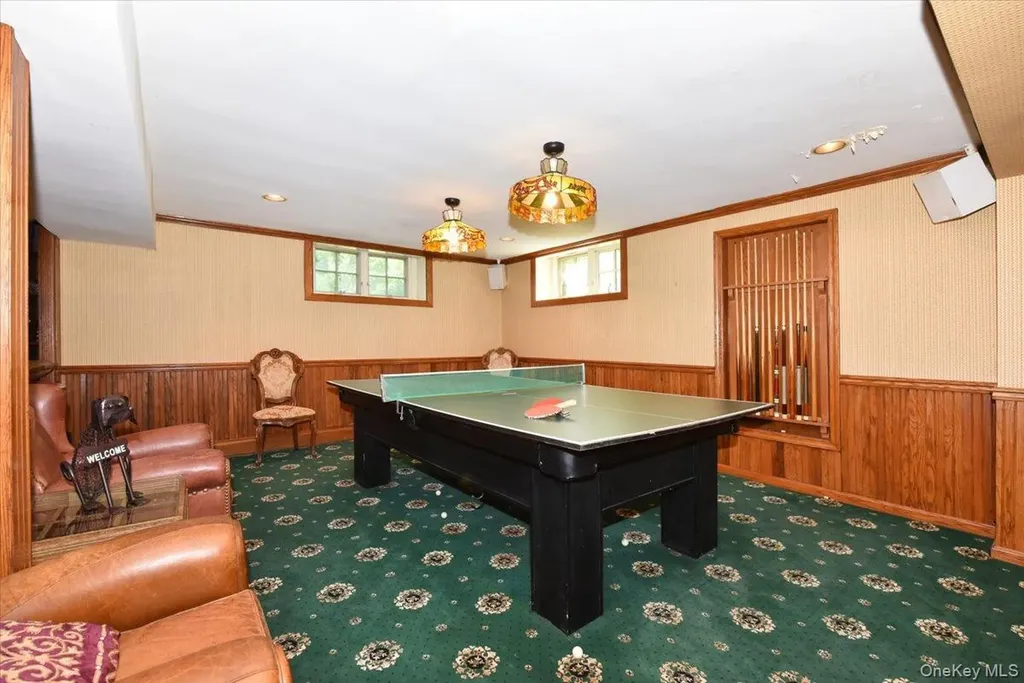 1 Linford Road Great Neck NY 11021