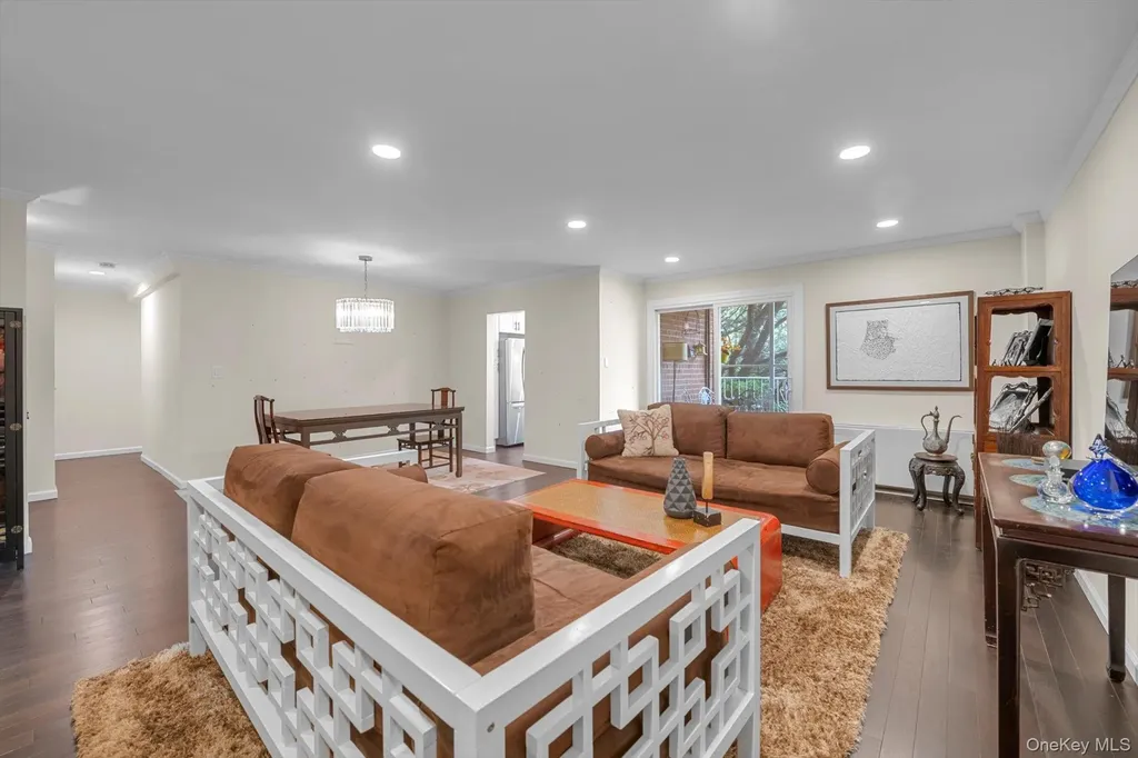 1390 Broadway Hewlett NY 11557