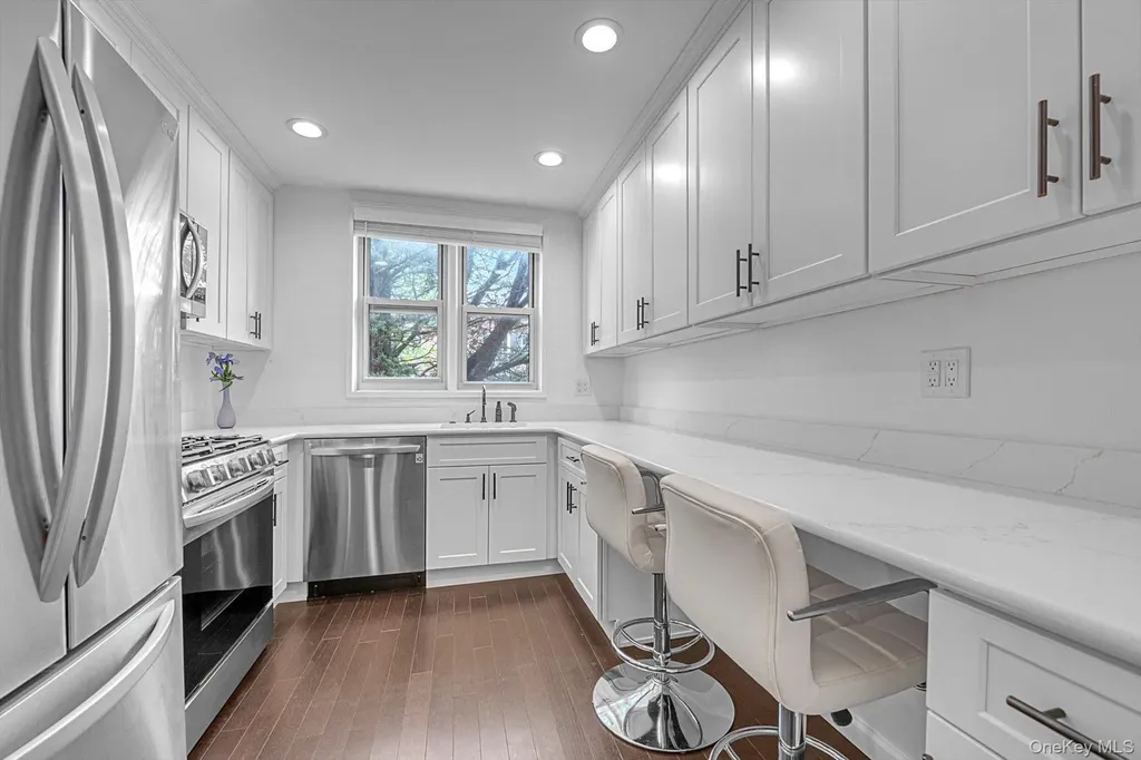 1390 Broadway Hewlett NY 11557