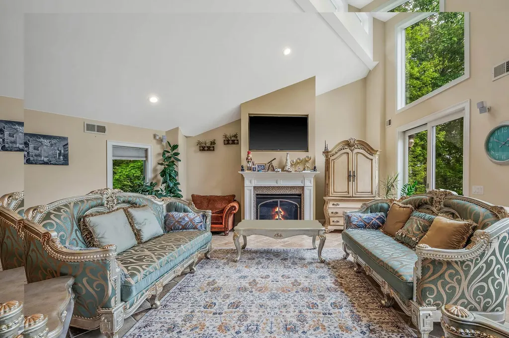 2 Farmview Drive Dix Hills NY 11746
