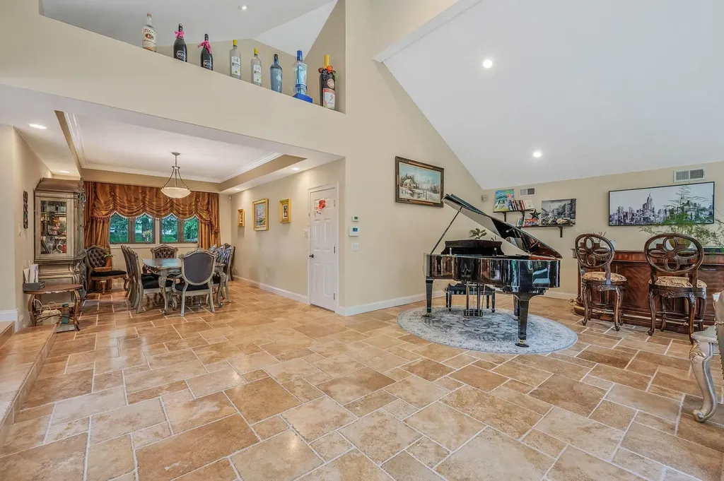 2 Farmview Drive Dix Hills NY 11746