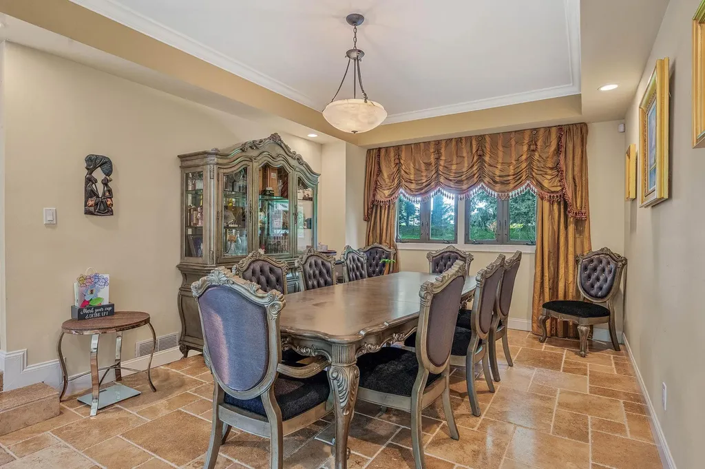2 Farmview Drive Dix Hills NY 11746