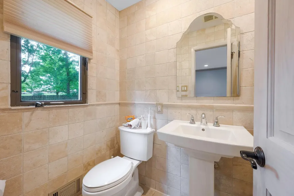 2 Farmview Drive Dix Hills NY 11746