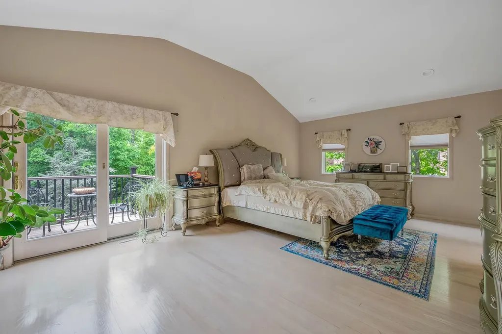 2 Farmview Drive Dix Hills NY 11746