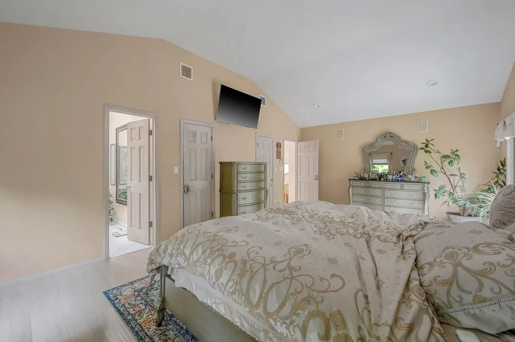 2 Farmview Drive Dix Hills NY 11746