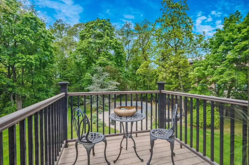 2 Farmview Drive Dix Hills NY 11746