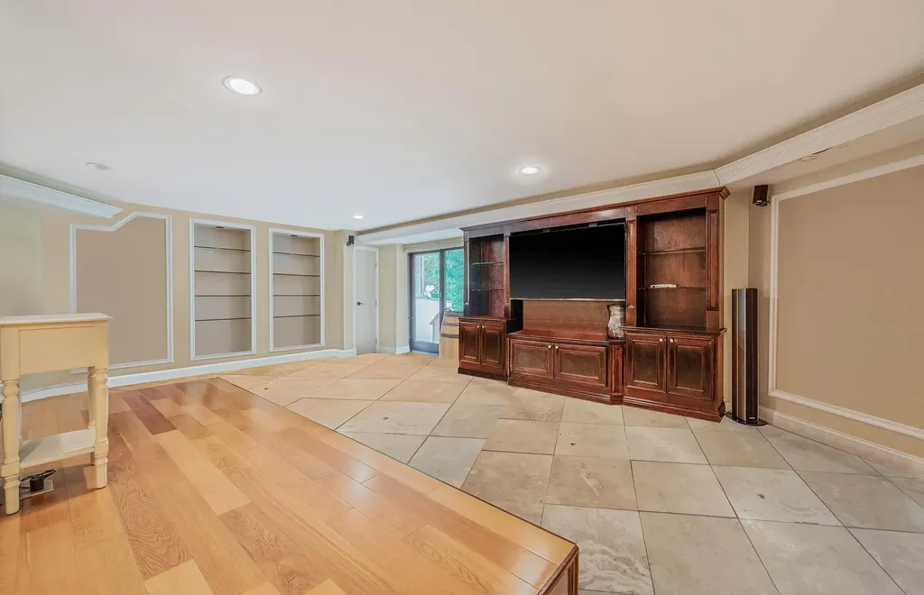 2 Farmview Drive Dix Hills NY 11746