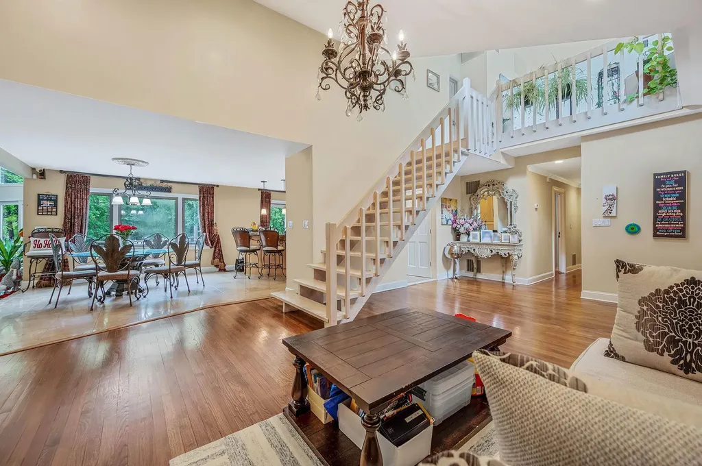 2 Farmview Drive Dix Hills NY 11746