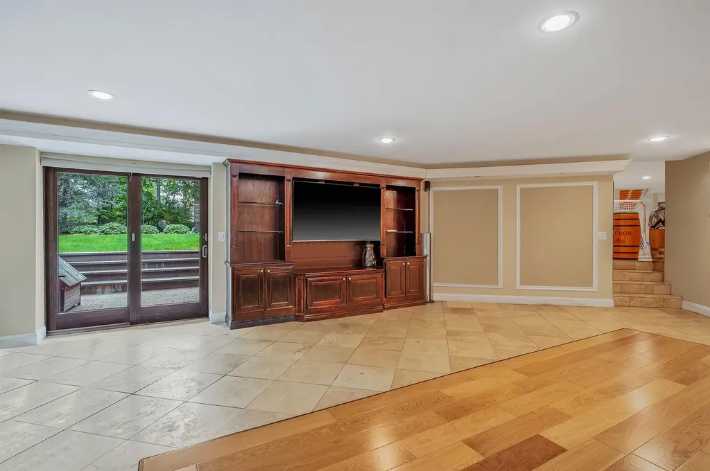 2 Farmview Drive Dix Hills NY 11746