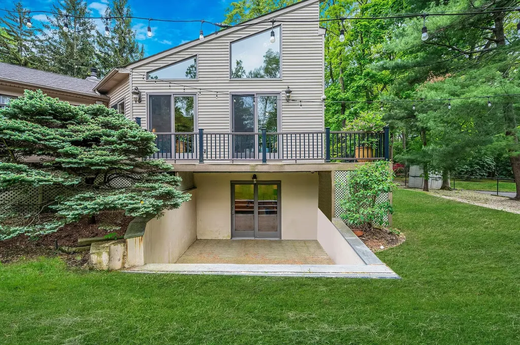 2 Farmview Drive Dix Hills NY 11746