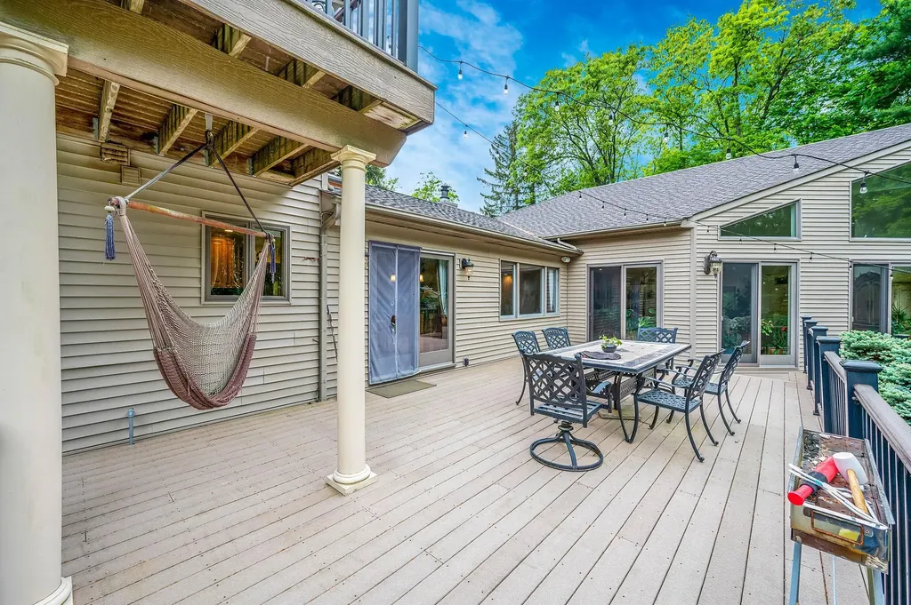 2 Farmview Drive Dix Hills NY 11746
