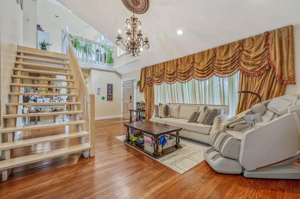 2 Farmview Drive Dix Hills NY 11746