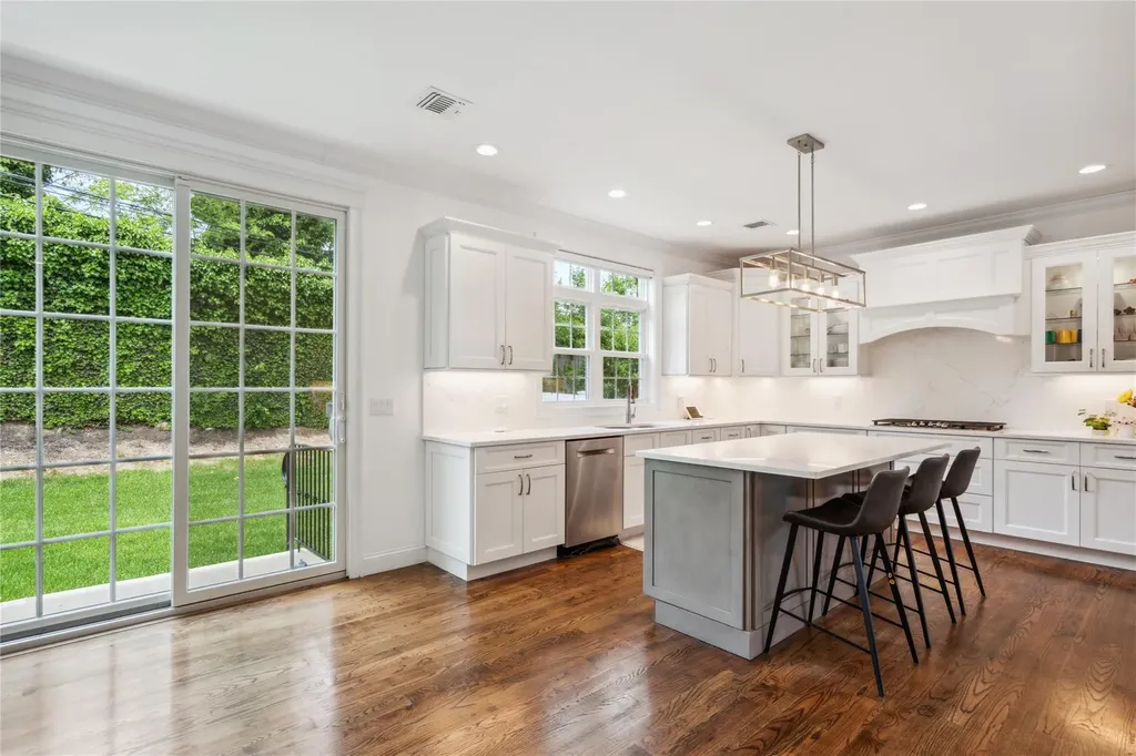 88 Willets Drive Syosset NY 11791