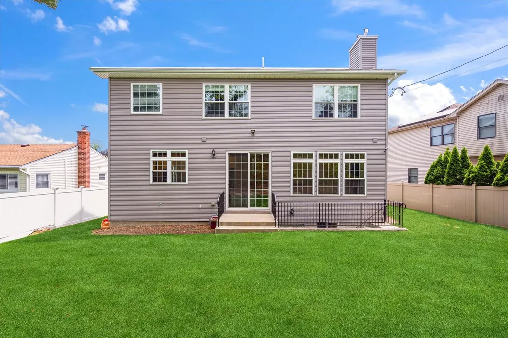 88 Willets Drive Syosset NY 11791