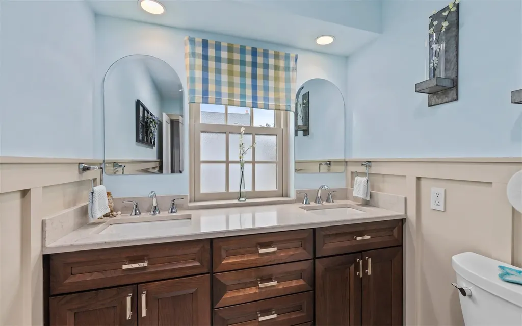 306 Buchanan Avenue Mineola NY 11501
