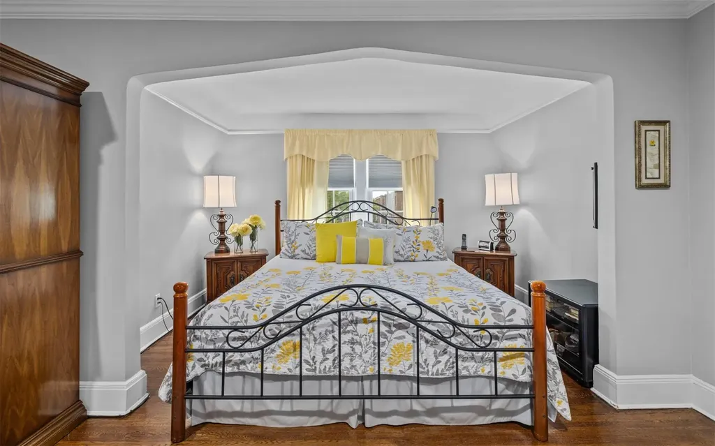 306 Buchanan Avenue Mineola NY 11501
