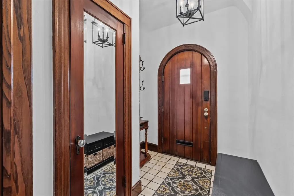 306 Buchanan Avenue Mineola NY 11501
