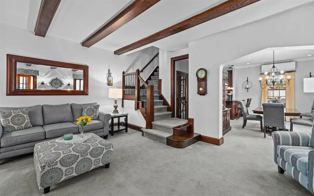 306 Buchanan Avenue Mineola NY 11501