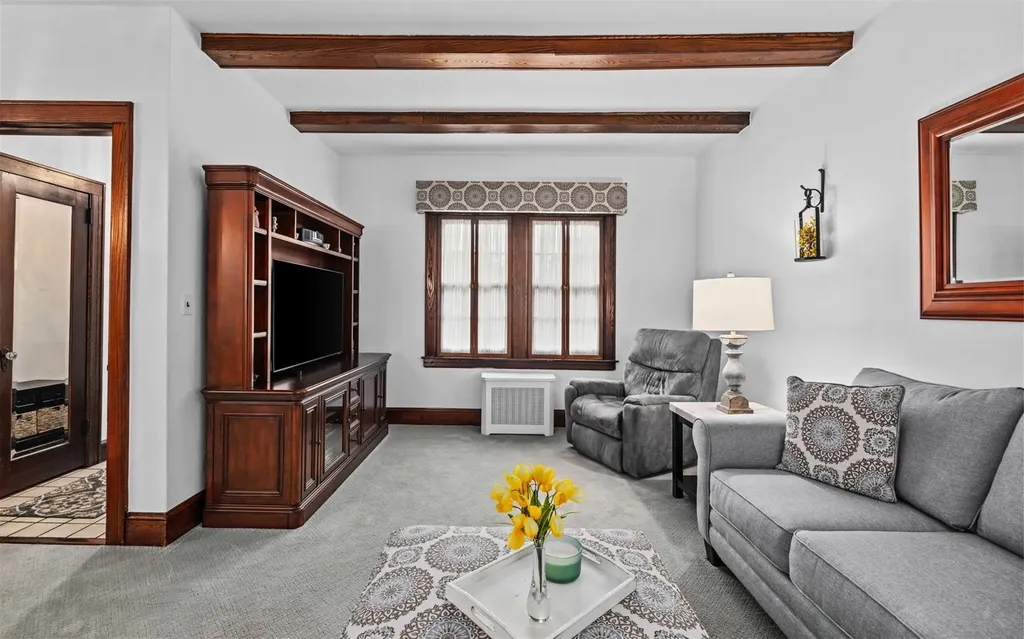 306 Buchanan Avenue Mineola NY 11501
