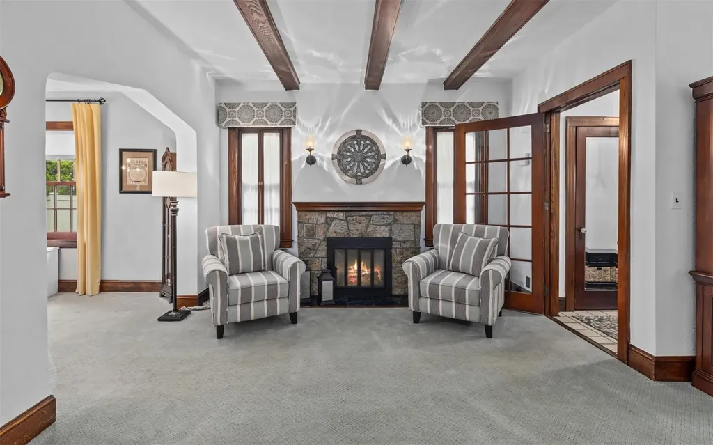 306 Buchanan Avenue Mineola NY 11501