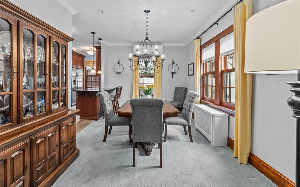 306 Buchanan Avenue Mineola NY 11501
