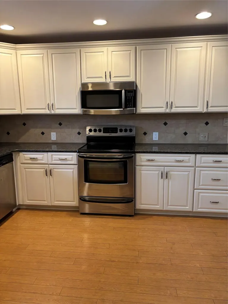52 Hofstra Drive Smithtown NY 11787