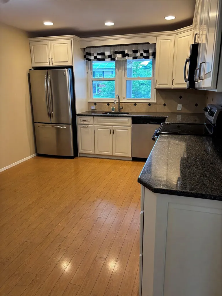 52 Hofstra Drive Smithtown NY 11787