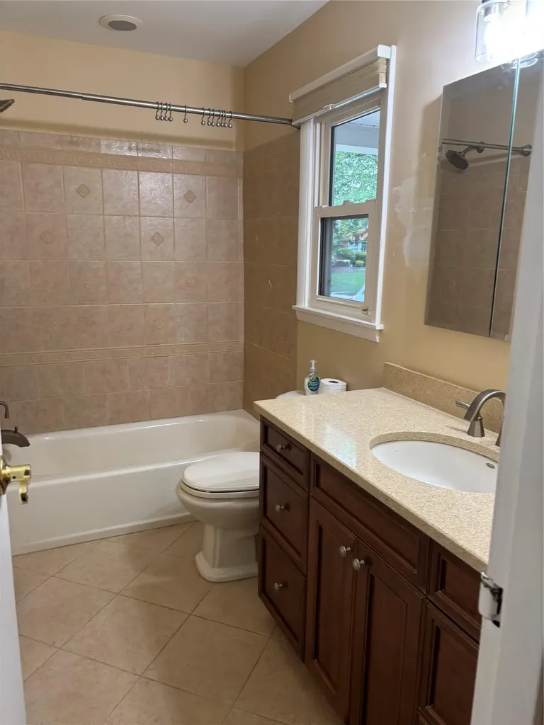 52 Hofstra Drive Smithtown NY 11787