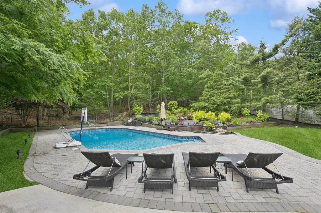 65 Timber Ridge Drive Commack NY 11725