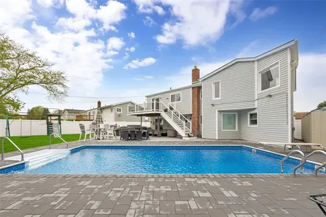 23 Evelyn Drive Bethpage NY 11714