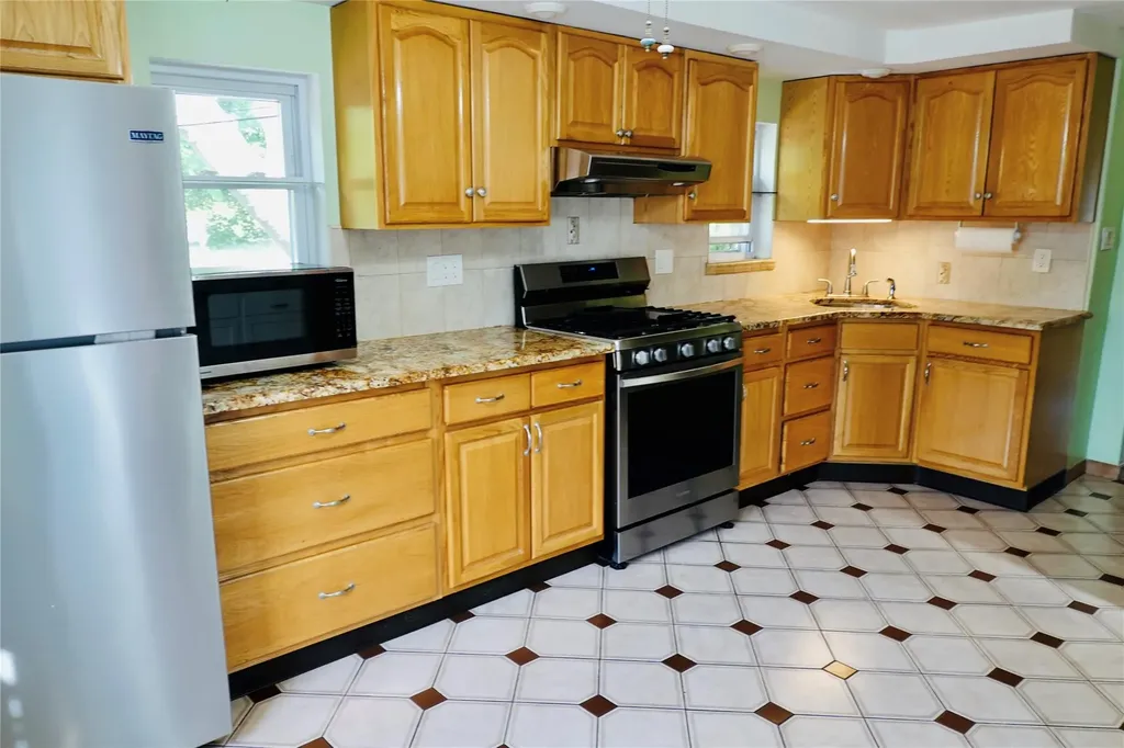 3065 Barkley Avenue Bronx NY 10465