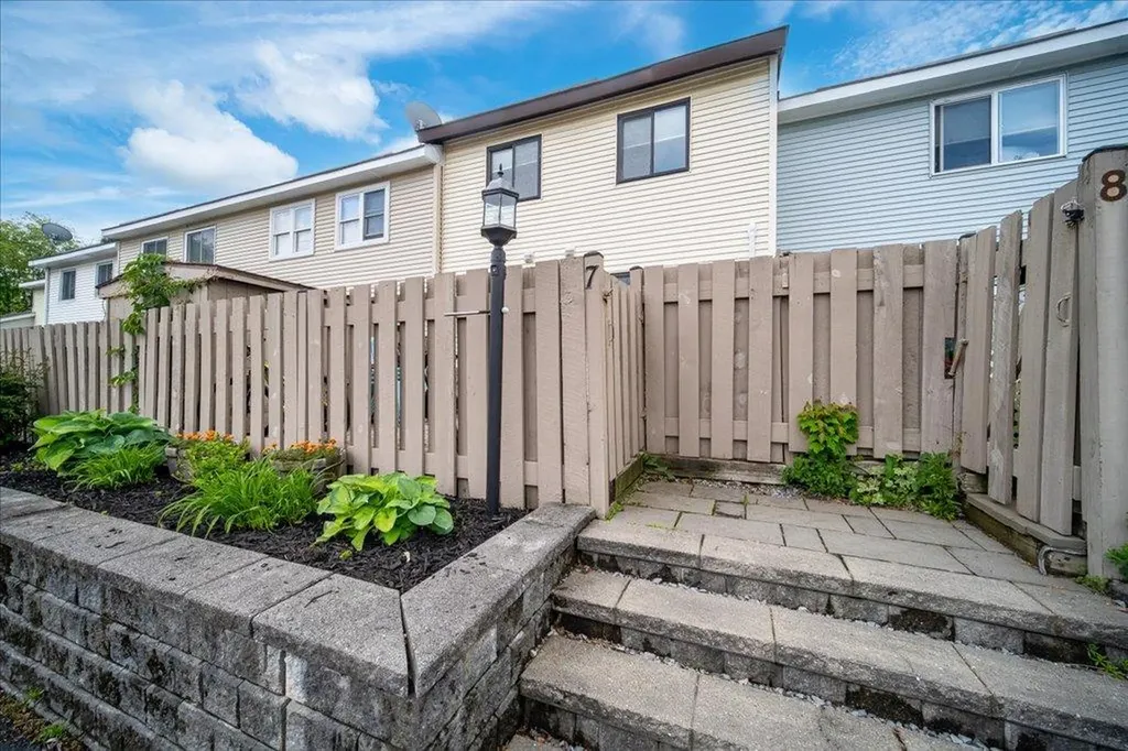 7 Sunny Brook Circle Highland NY 12528