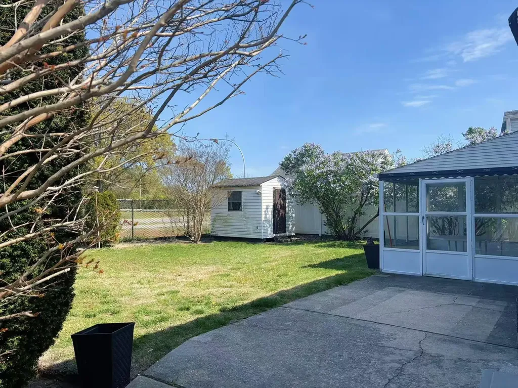 2333 Beech Street Wantagh NY 11793