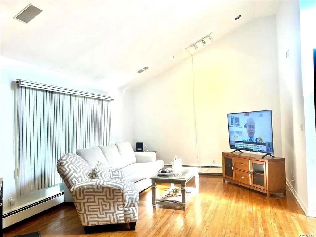 1b Ramsey Road Great Neck NY 11023