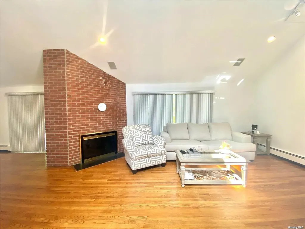 1b Ramsey Road Great Neck NY 11023