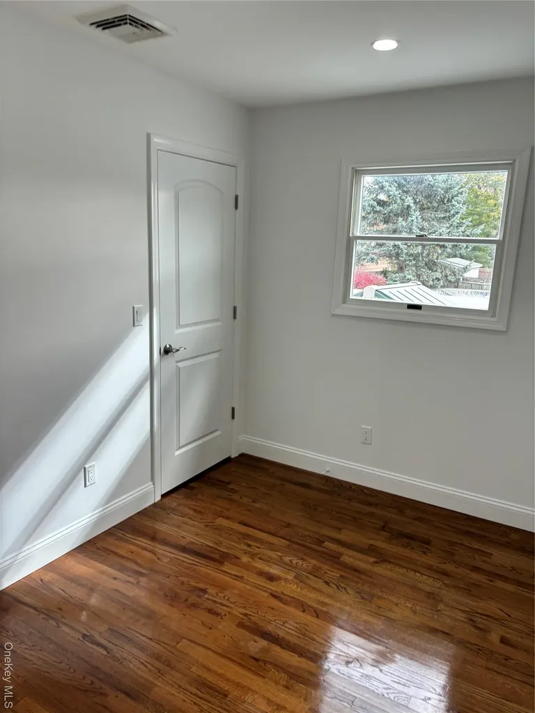 14 Chenango Drive Bay Shore NY 11706