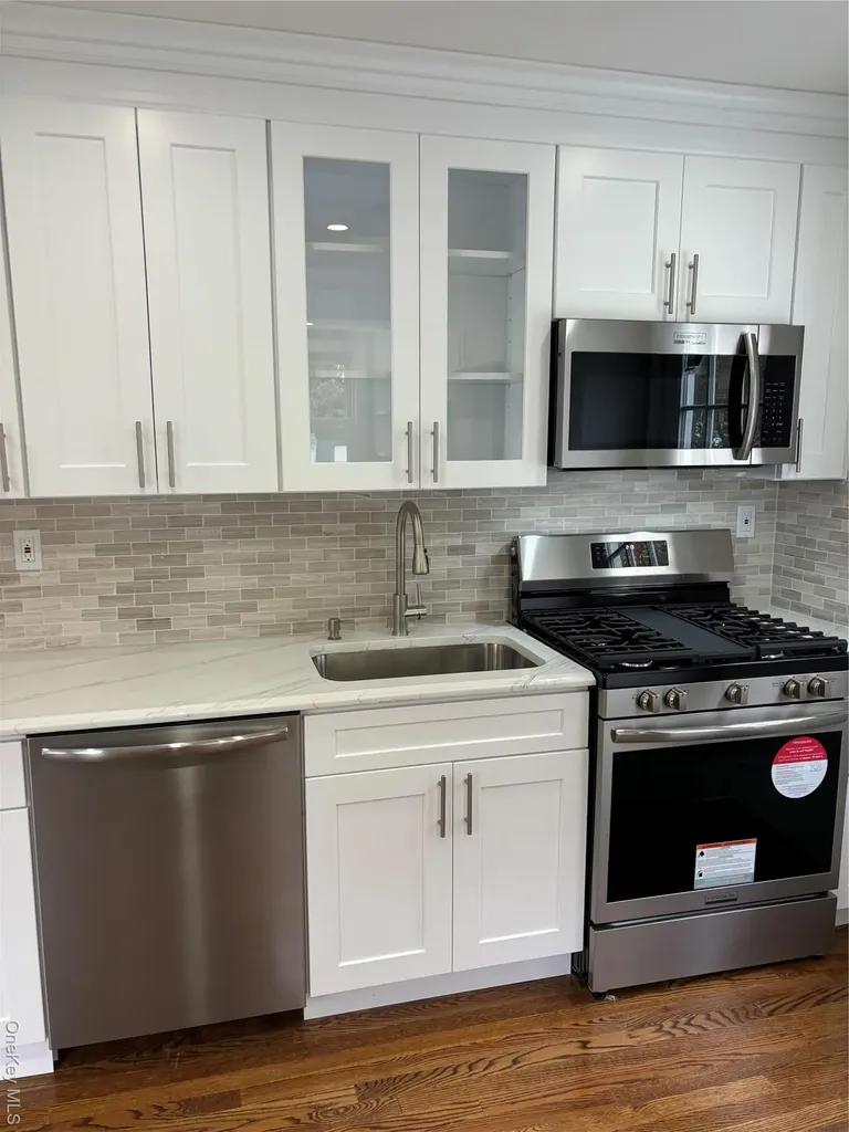 14 Chenango Drive Bay Shore NY 11706