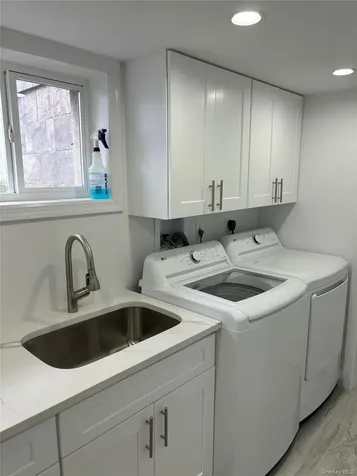 14 Chenango Drive Bay Shore NY 11706