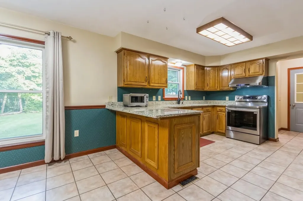 18 Lockhart Lane Highland NY 12528