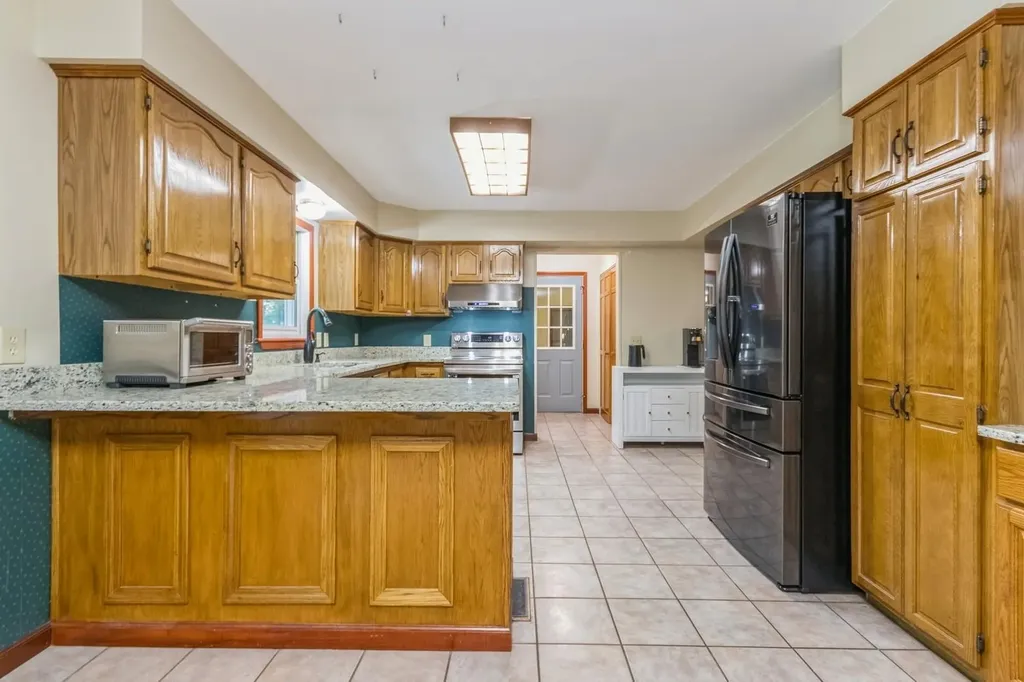 18 Lockhart Lane Highland NY 12528