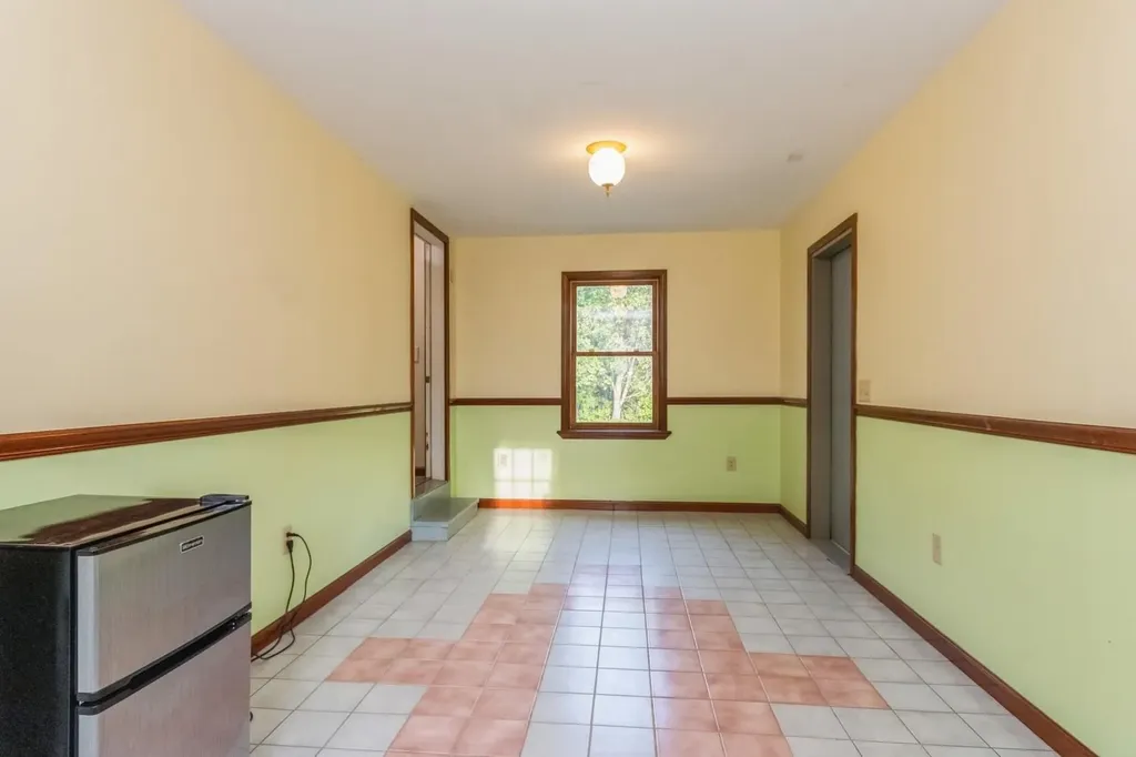 18 Lockhart Lane Highland NY 12528