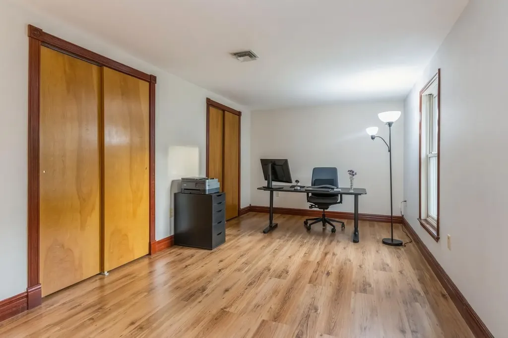 18 Lockhart Lane Highland NY 12528