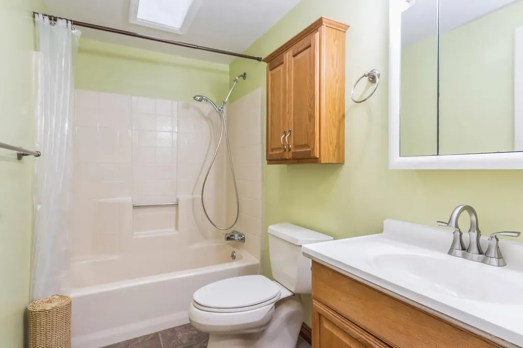 18 Lockhart Lane Highland NY 12528